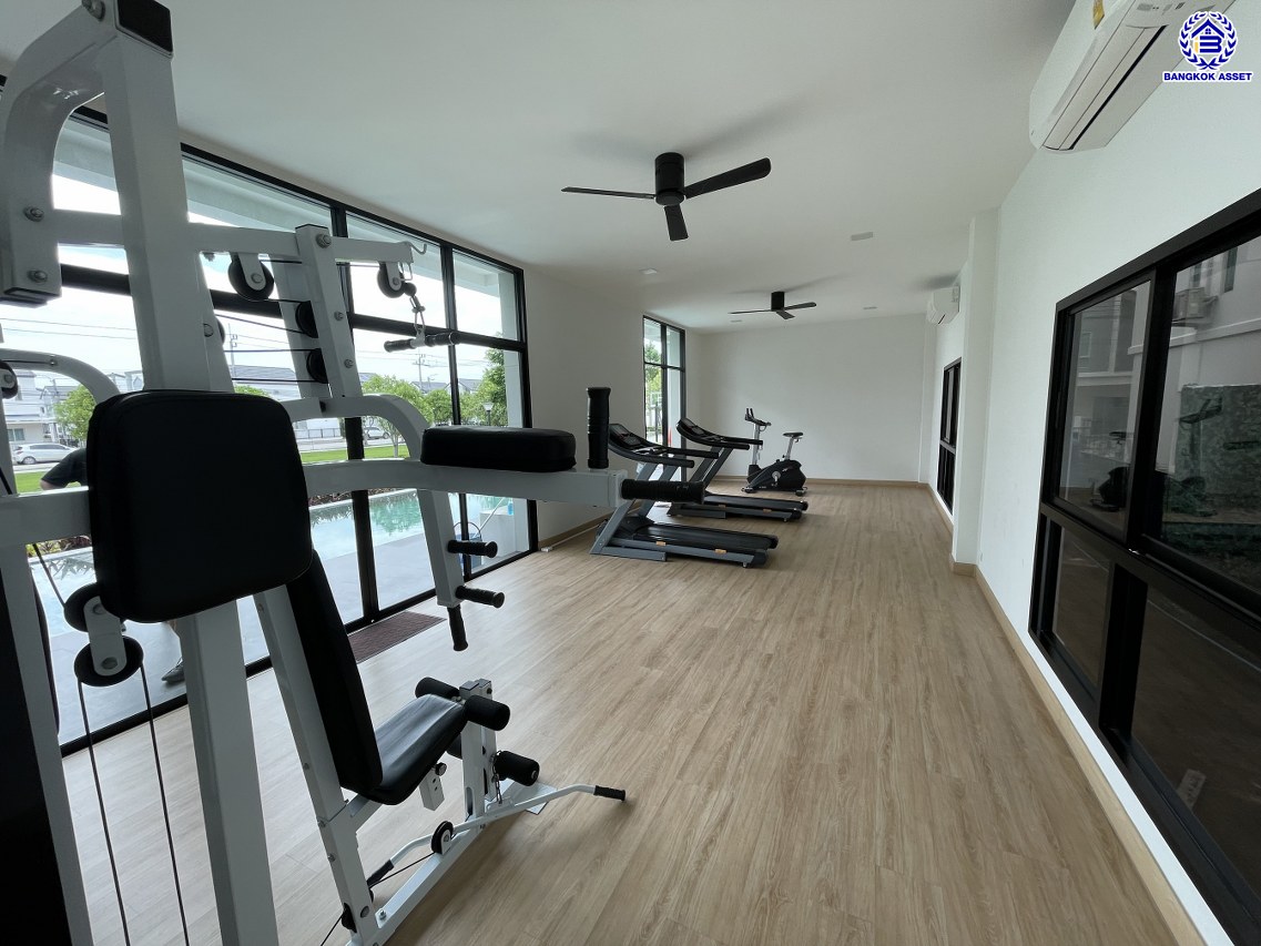 ทาวน์เฮ้าส์มือสอง โครงการ เดอะคอนเนค บางนา-วงแหวน ฟังก์ชัน 3 ห้องนอน 3 ห้องน้ำ 2 ที่จอดรถ เนื้อที่ 31.20 ตร.ว. พื้นที่ใช้สอย 133 ตร.ม.  บ้านสวยสภาพดี แถมฟรี! เครื่องปรับอากาศ เครื่องทำน้ำอุ่น เครื่องดูดควัน พร้อมเข้าอยู่  บนทำเลเดินทางสะดวก เชื่อมต่อถนนลาดกระบัง ถนนกิ่งแก้ว ถนนวงแหวนรอบนอก(ตะวันออก) และ ใกล้จุดขึ้นทางด่วน "ทางหลวงพิเศษหมายเลข9"