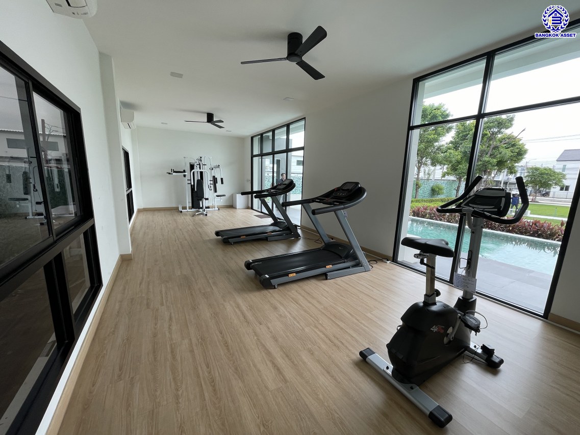 ทาวน์เฮ้าส์มือสอง โครงการ เดอะคอนเนค บางนา-วงแหวน ฟังก์ชัน 3 ห้องนอน 3 ห้องน้ำ 2 ที่จอดรถ เนื้อที่ 31.20 ตร.ว. พื้นที่ใช้สอย 133 ตร.ม.  บ้านสวยสภาพดี แถมฟรี! เครื่องปรับอากาศ เครื่องทำน้ำอุ่น เครื่องดูดควัน พร้อมเข้าอยู่  บนทำเลเดินทางสะดวก เชื่อมต่อถนนลาดกระบัง ถนนกิ่งแก้ว ถนนวงแหวนรอบนอก(ตะวันออก) และ ใกล้จุดขึ้นทางด่วน "ทางหลวงพิเศษหมายเลข9"