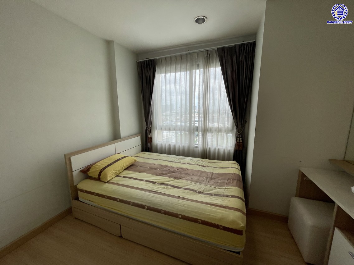 คอนโดมิเนียมมือสองกรุงเทพมหานคร โครงการ เซ็นทริค ซีน รัชวิภา พื้นที่ใช้สอย 70.40 ตร.ม. ฟังก์ชัน 2 ห้องนอน 2 ห้องน้ำ พร้อมของแถมอีกหลายรายการ ทำเลดีเชื่อมต่อถนนกรุงเทพ-นนทบุรี, ถนนวงศ์สว่าง, ถนนนครอินทร์ ติดใกล้รถไฟฟ้าสายสีม่วง "สถานีวงศ์สว่าง" ใกล้จุดขึ้นทางด่วน "ศรีรัช"