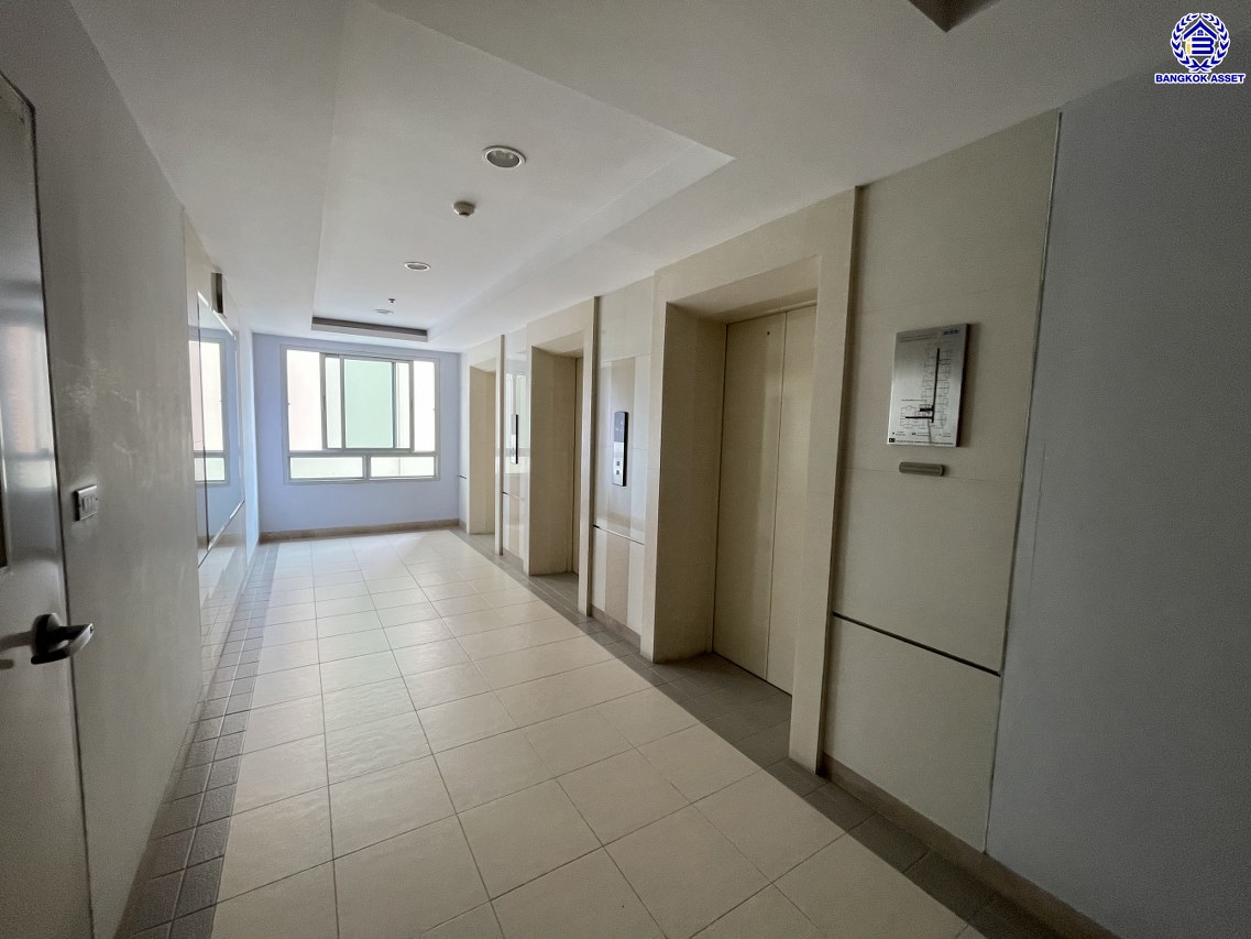 คอนโดมิเนียมมือสองกรุงเทพมหานคร โครงการ เซ็นทริค ซีน รัชวิภา พื้นที่ใช้สอย 70.40 ตร.ม. ฟังก์ชัน 2 ห้องนอน 2 ห้องน้ำ พร้อมของแถมอีกหลายรายการ ทำเลดีเชื่อมต่อถนนกรุงเทพ-นนทบุรี, ถนนวงศ์สว่าง, ถนนนครอินทร์ ติดใกล้รถไฟฟ้าสายสีม่วง "สถานีวงศ์สว่าง" ใกล้จุดขึ้นทางด่วน "ศรีรัช"