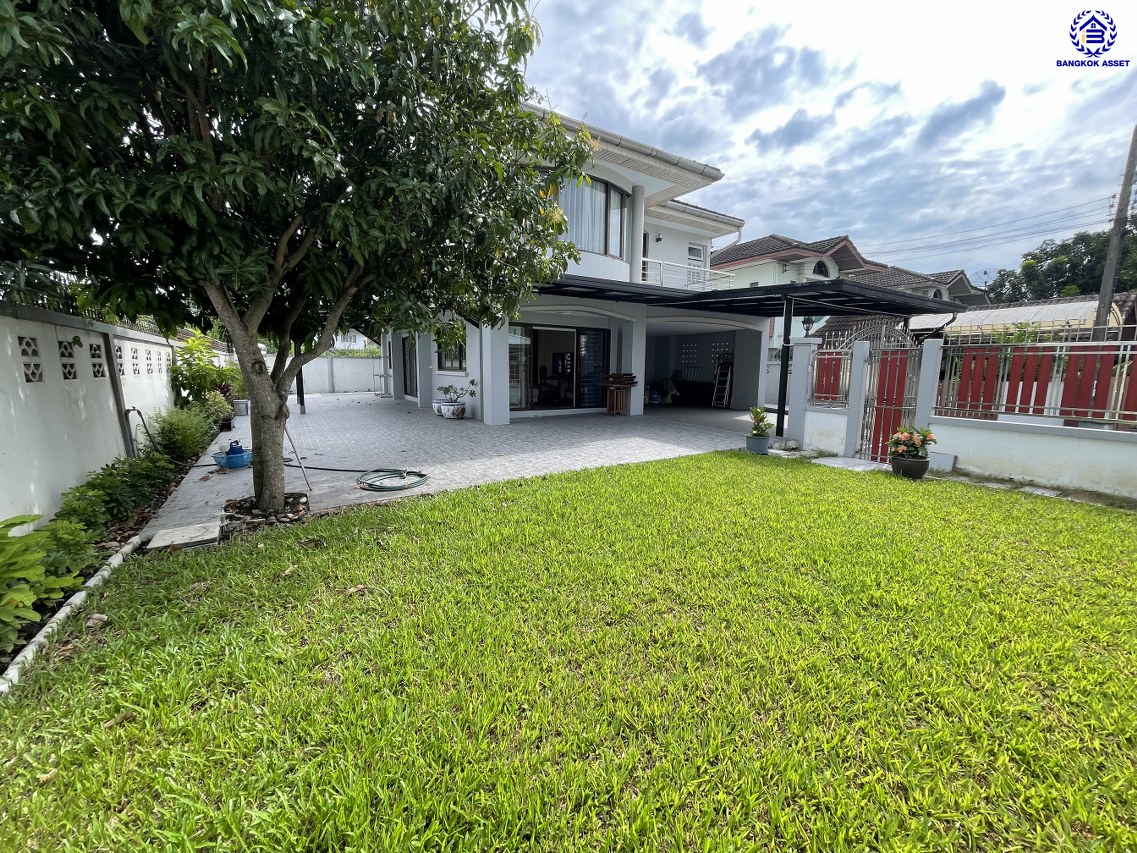 บ้านเดี่ยวมือสองปทุมธานี โครงการ ศุภาลัยธานี ลำลูกกา หลังมุม เนื้อที่ 90.80 ตร.ว. พื้นที่ใช้สอย 160 ตร.ม. ฟังก์ชัน 3 ห้องนอน 3 ห้องน้ำ 2 ที่จอดรถ แถมฟรี! เครื่องปรับอากาศ 3 เครื่อง และ เครื่องดูดควัน 1 เครื่อง บนทำเลดีที่สุด เชื่อมต่อถนนพระองค์เจ้า สาย4, ถนนลำลูกกา, ถนนรังสิต-นครนายก ใกล้ฟิวเจอร์พารค์รังสิต