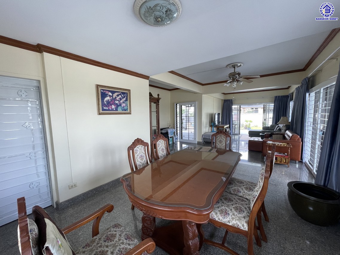 บ้านเดี่ยวมือสองปทุมธานี โครงการ ศุภาลัยธานี ลำลูกกา หลังมุม เนื้อที่ 90.80 ตร.ว. พื้นที่ใช้สอย 160 ตร.ม. ฟังก์ชัน 3 ห้องนอน 3 ห้องน้ำ 2 ที่จอดรถ แถมฟรี! เครื่องปรับอากาศ 3 เครื่อง และ เครื่องดูดควัน 1 เครื่อง บนทำเลดีที่สุด เชื่อมต่อถนนพระองค์เจ้า สาย4, ถนนลำลูกกา, ถนนรังสิต-นครนายก ใกล้ฟิวเจอร์พารค์รังสิต