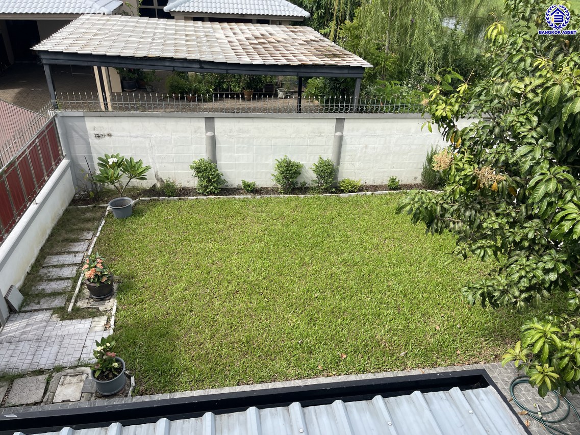 บ้านเดี่ยวมือสองปทุมธานี โครงการ ศุภาลัยธานี ลำลูกกา หลังมุม เนื้อที่ 90.80 ตร.ว. พื้นที่ใช้สอย 160 ตร.ม. ฟังก์ชัน 3 ห้องนอน 3 ห้องน้ำ 2 ที่จอดรถ แถมฟรี! เครื่องปรับอากาศ 3 เครื่อง และ เครื่องดูดควัน 1 เครื่อง บนทำเลดีที่สุด เชื่อมต่อถนนพระองค์เจ้า สาย4, ถนนลำลูกกา, ถนนรังสิต-นครนายก ใกล้ฟิวเจอร์พารค์รังสิต