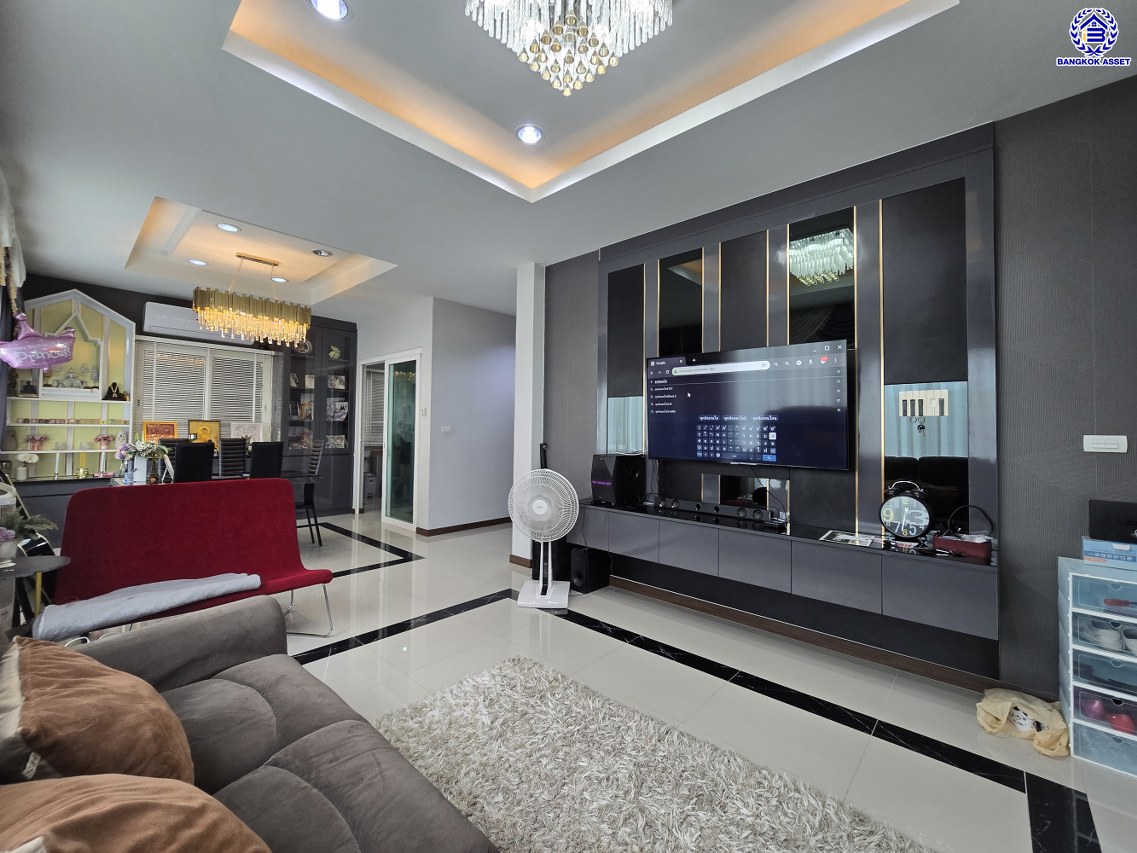 บ้านเดี่ยวมือสองนนทบุรี โครงการ ซื่อตรง โคซี่ บางบัวทอง หลังมุม เนื้อที่ 85.20 ตร.ว. พื้นที่ใช้สอย 160 ตร.ม. ฟังก์ชัน 4 ห้องนอน 3 ห้องน้ำ 2 ที่จอดรถ แถมฟรี! เครื่องปรับอากาศ, เครื่องทำน้ำอุ่น พร้อมเข้าอยู่ ทำเลเดินทางสะดวก เชื่อมต่อถนนกาญจนาภิเษก, ถนนปทุมธานี-บางเลน ใกล้รถไฟฟ้าสายสีม่วง "สถานีคลองบางไผ่"