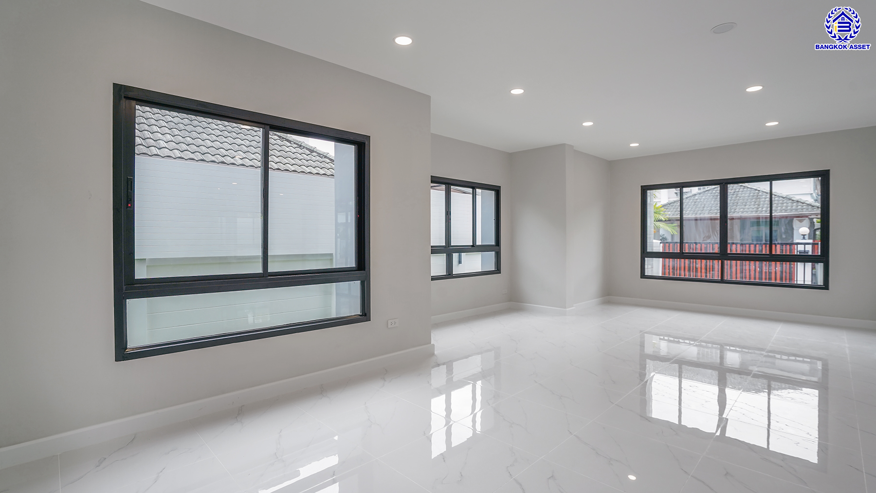 บ้านมือสองตกแต่งใหม่ โครงการ ยิ่งรวยนิเวศน์ ประชาชื่น เนื้อที่ 61 ตร.ว. พื้นที่ใช้สอย 249.92 ตร.ม. ฟังก์ชัน 4 ห้องนอน 3 ห้องน้ำ 2 ที่จอดรถ บนทำเลเชื่อมต่อหลายเส้นทาง ใกล้เซ็นทรัลแจ้งวัฒนะ เมืองทองธานี ทางด่วนศรีรัช และรถไฟฟ้าสายสีชมพู "สถานีแจ้งวัฒนะ14"