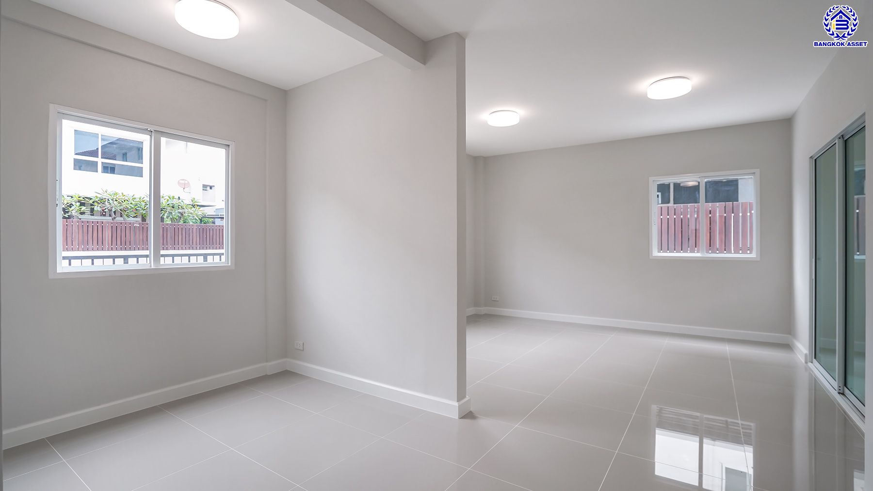 บ้านมือสองตกแต่งใหม่ โครงการ คาซ่าพรีเมี่ยม ราชพฤกษ์-พระราม5 บ้านเดี่ยวหลังใหญ่ 3 ชั้น แบรนด์ Q.House เนื้อที่ 50.4 ตร.ว. ดีไซน์ตอบทุกไลฟ์สไตล์ ฟังก์ชัน 3 ห้องนอนใหญ่ 4 ห้องน้ำ จอดรถได้ 2 คัน บนทำเลติดถนนใหญ่ เชื่อมต่อทุกเส้นทาง ใกล้ตลาดเจ้าพระยา, เดอะวอล์ค, ร.ร.เตรียมอุดมศึกษาฯ, เซ็นทรัลเวสต์เกตและรถไฟฟ้า "สถานีบางพลู"...