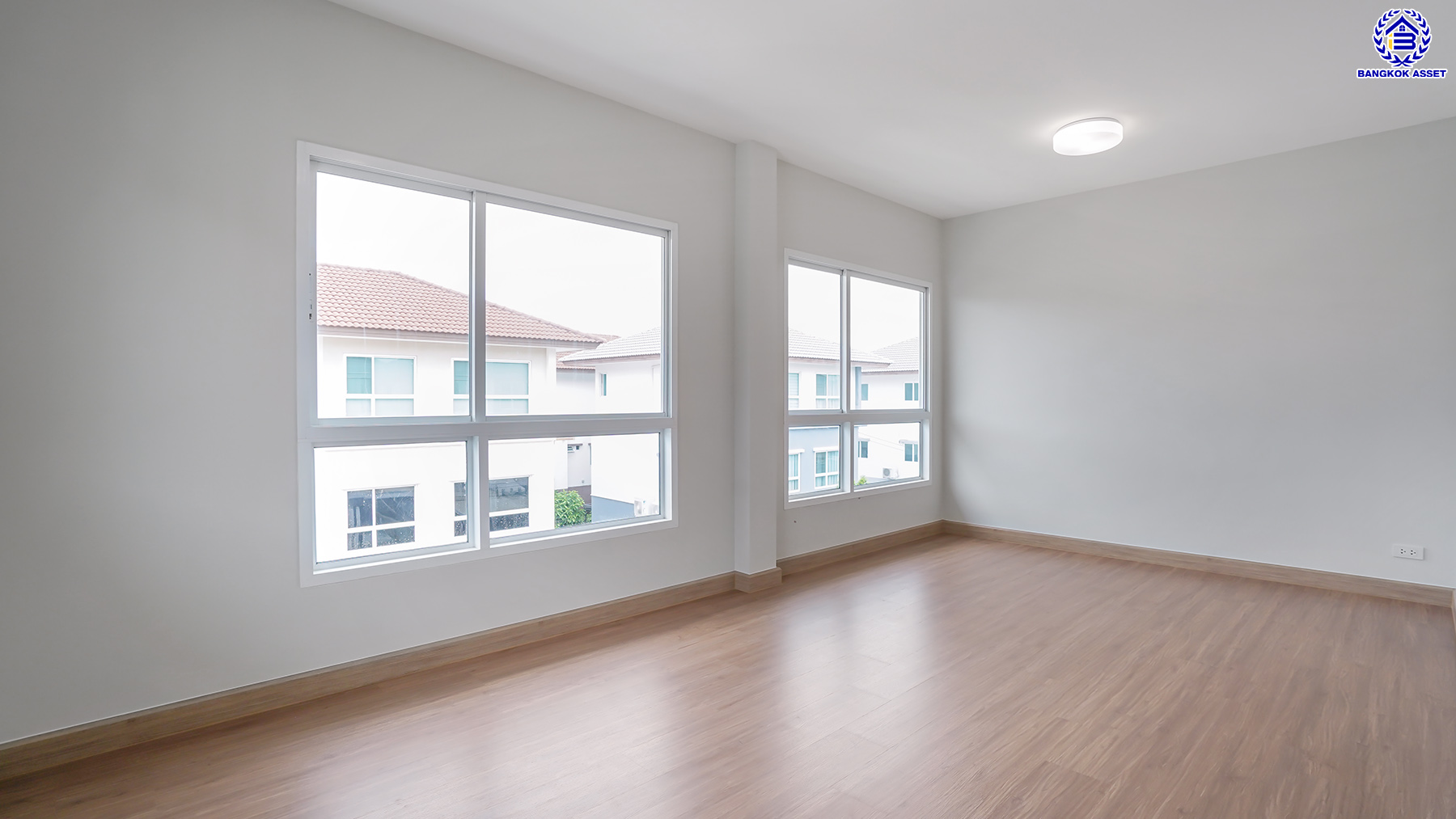 บ้านมือสองตกแต่งใหม่ โครงการ คาซ่าพรีเมี่ยม ราชพฤกษ์-พระราม5 บ้านเดี่ยวหลังใหญ่ 3 ชั้น แบรนด์ Q.House เนื้อที่ 50.4 ตร.ว. ดีไซน์ตอบทุกไลฟ์สไตล์ ฟังก์ชัน 3 ห้องนอนใหญ่ 4 ห้องน้ำ จอดรถได้ 2 คัน บนทำเลติดถนนใหญ่ เชื่อมต่อทุกเส้นทาง ใกล้ตลาดเจ้าพระยา, เดอะวอล์ค, ร.ร.เตรียมอุดมศึกษาฯ, เซ็นทรัลเวสต์เกตและรถไฟฟ้า "สถานีบางพลู"...