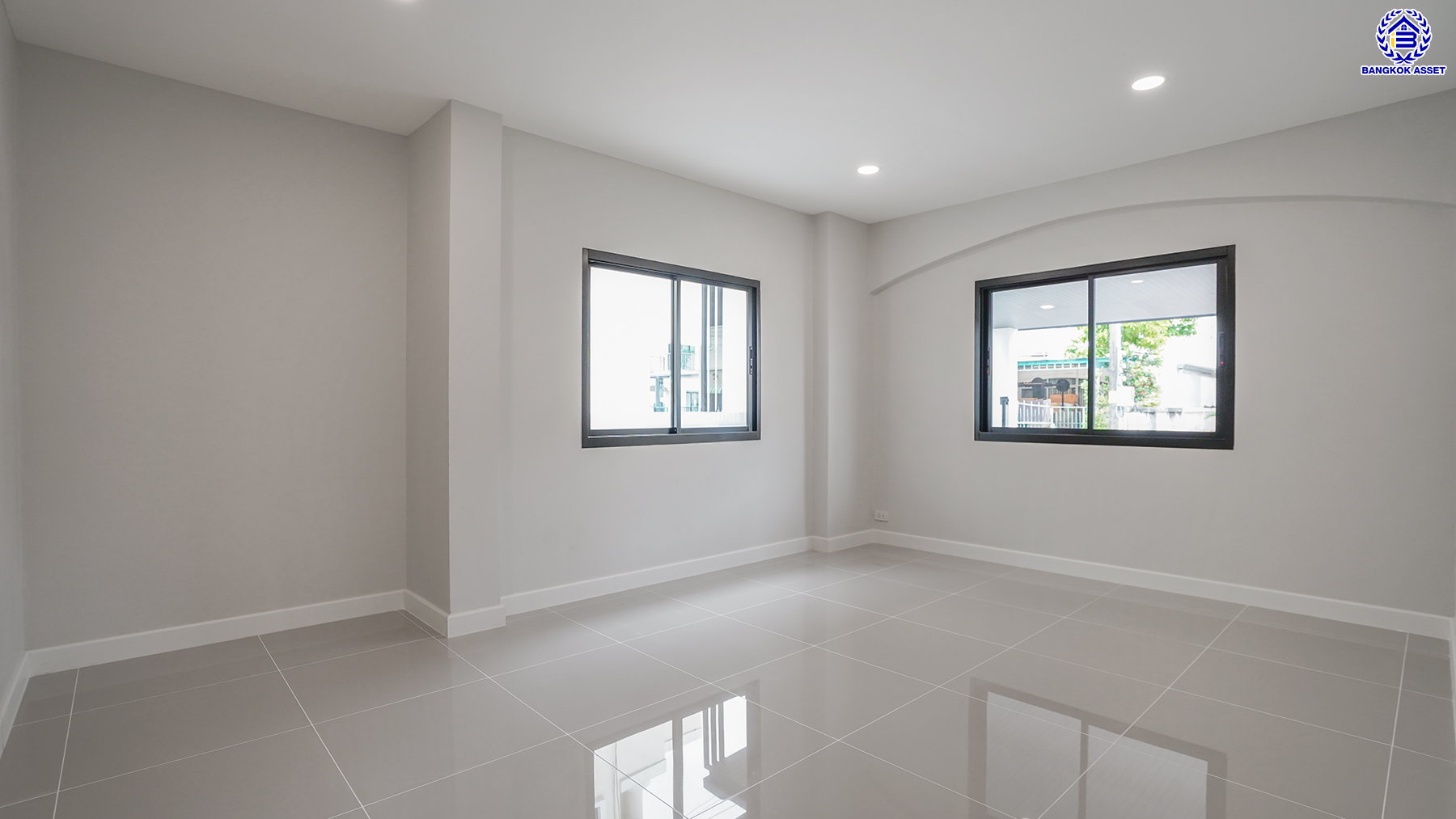 บ้านมือสองตกแต่งใหม่ โครงการ เพชรวัฒนะ เลียบคลองประปา บ้านเดี่ยวเนื้อที่ 50 ตร.ว. พื้นที่ใช้สอย 232.28 ตร.ม. พร้อมฟังก์ชัน 4 ห้องนอน 3 ห้องน้ำ จอดรถได้ 2 คัน บนทำเลเชื่อมต่อแจ้งวัฒนะ, ถนนศรีสมาน, ถนนสรงประภา เดินทางสะดวก ใกล้ทางด่วน "อุตราภิมุข" และรถไฟฟ้าสายสีชมพู "สถานีศรีรัช"...