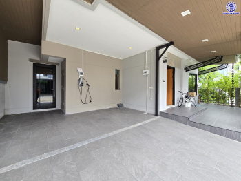 บ้านแฝดมือสองนนทบุรี โครงการ เวนิว เวสต์เกต กาญจนาภิเษก หลังมุม เนื้อที่ 38.20 ตร.ว. พื้นที่ใช้สอย 170 ตร.ม. ฟังก์ชัน 3 ห้องนอน 3 ห้องน้ำ 2 ที่จอดรถ แถมฟรี! เครื่องปรับอากาศ และ เครื่องทำนำอุ่น ทำเลเดินทางสะดวก เชื่อมต่อถนนกาญจนาภิเษก ถนนคลองถนน ถนนแก้วอินทร์ ใกล้ห้างสรรพสินค้าเซ็นทรัล เวสต์เกต รถไฟฟ้าสายสีม่วง "สถานีตลาดบางใหญ่" และจุดขึ้นมอเตอร์เวย์M81 "บางใหญ่ - กาญจนบุรี"