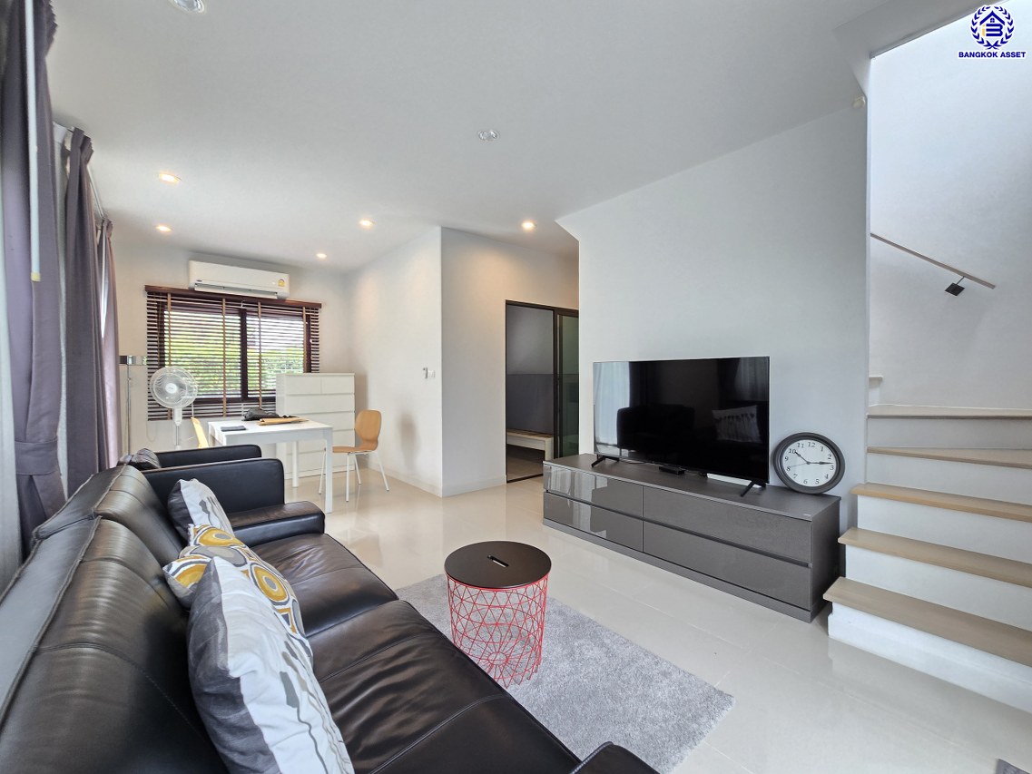 บ้านเดี่ยวมือสองนนทบุรี โครงการ อนาสิริ ชัยพฤกษ์-วงแหวน หลังมุม เนื้อที่ 56.70 ตร.ว. พื้นที่ใช้สอย 150 ตร.ม. ฟังก์ชัน 4 ห้องนอน 3 ห้องน้ำ 2 ที่จอดรถ บ้านสวยพร้อมเข้าอยู่ บนทำเลดี เชื่อมต่อถนนกาญจนาภิเษก, ถนนรัตนาธิเบศร์, ถนนบางกรวย-ไทรน้อย และใกล้จุดขึนทางด่วน "แจ้งวัฒนะ