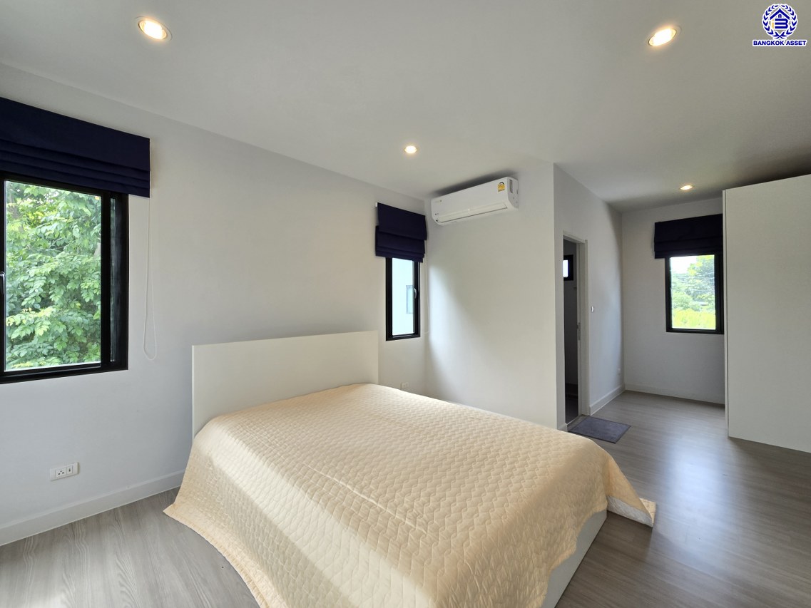 บ้านเดี่ยวมือสองนนทบุรี โครงการ อนาสิริ ชัยพฤกษ์-วงแหวน หลังมุม เนื้อที่ 56.70 ตร.ว. พื้นที่ใช้สอย 150 ตร.ม. ฟังก์ชัน 4 ห้องนอน 3 ห้องน้ำ 2 ที่จอดรถ บ้านสวยพร้อมเข้าอยู่ บนทำเลดี เชื่อมต่อถนนกาญจนาภิเษก, ถนนรัตนาธิเบศร์, ถนนบางกรวย-ไทรน้อย และใกล้จุดขึนทางด่วน "แจ้งวัฒนะ