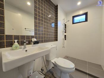 บ้านเดี่ยวมือสองนนทบุรี โครงการ อนาสิริ ชัยพฤกษ์-วงแหวน หลังมุม เนื้อที่ 56.70 ตร.ว. พื้นที่ใช้สอย 150 ตร.ม. ฟังก์ชัน 4 ห้องนอน 3 ห้องน้ำ 2 ที่จอดรถ บ้านสวยพร้อมเข้าอยู่ บนทำเลดี เชื่อมต่อถนนกาญจนาภิเษก, ถนนรัตนาธิเบศร์, ถนนบางกรวย-ไทรน้อย และใกล้จุดขึนทางด่วน "แจ้งวัฒนะ