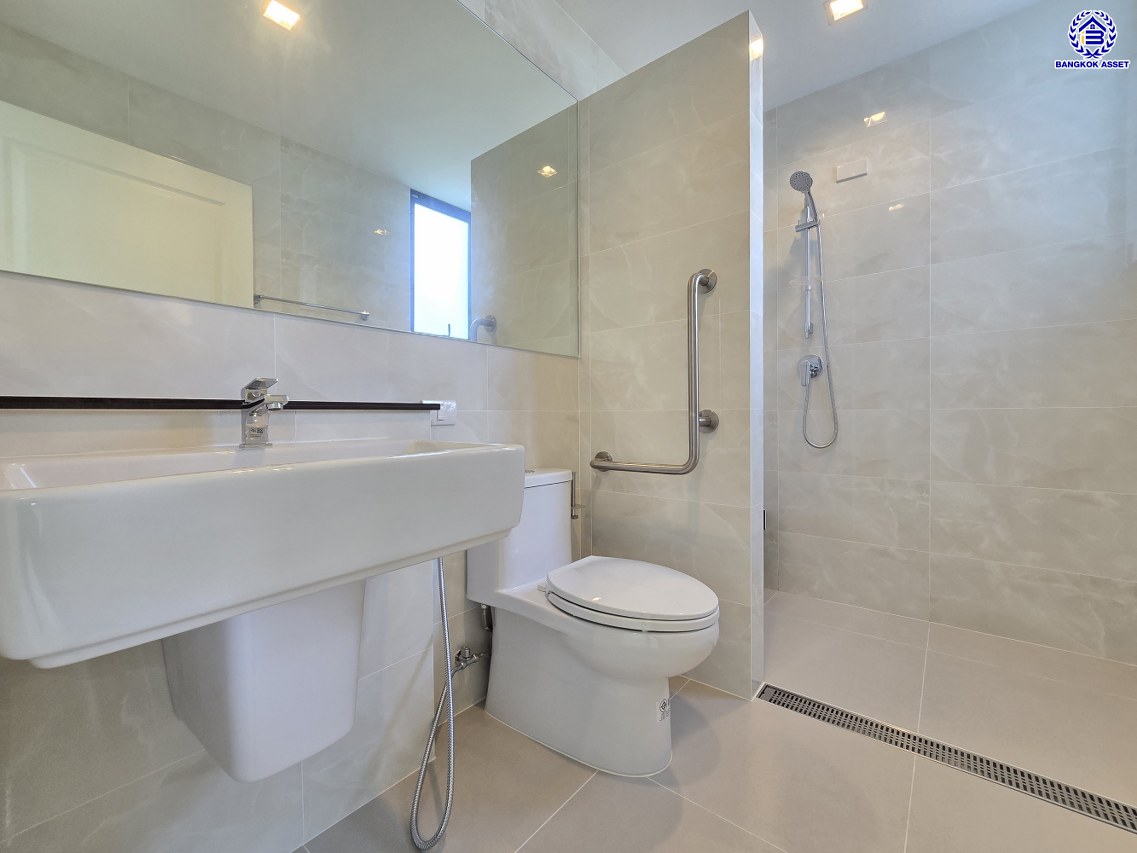 บ้านเดี่ยวมือสอง โครงการ ลัดดารมย์ พุทธมลฑลสาย3 หลังมุม เนื้อที่ 103.20 ตร.ว. พื้นที่ใช้สอย 354 ตร.ม. ฟังก์ชัน 4 ห้องนอน 6 ห้องน้ำ 1 ห้องแม่บ้าน 3 ที่จอดรถ แถมฟรี! เครื่องปรับอากาศ 4 เครื่อง พร้อมเข้าอยู่ได้ทันที โครงการบนทำเลเดินทางสะดวก เชื่อมต่อถนนพุทธมณฑลสาย3 ถนนบรมราชชนนี ถนนวงแหวนกาญจนาภิเษก ใกล้ห้างสรรพสินค้าเซ็นทรัล ศาลายา