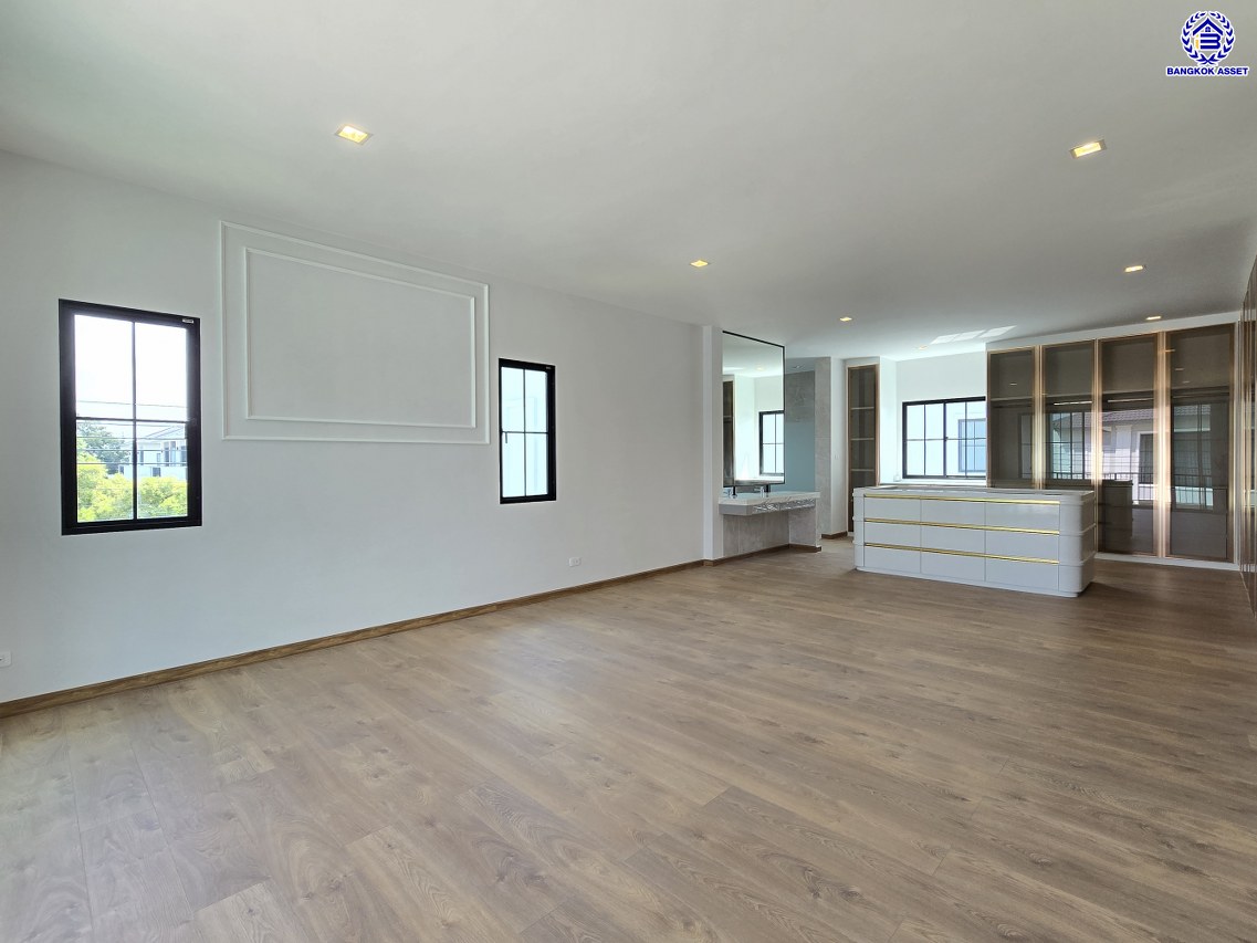 บ้านเดี่ยวมือสอง โครงการ ลัดดารมย์ พุทธมลฑลสาย3 หลังมุม เนื้อที่ 103.20 ตร.ว. พื้นที่ใช้สอย 354 ตร.ม. ฟังก์ชัน 4 ห้องนอน 6 ห้องน้ำ 1 ห้องแม่บ้าน 3 ที่จอดรถ แถมฟรี! เครื่องปรับอากาศ 4 เครื่อง พร้อมเข้าอยู่ได้ทันที โครงการบนทำเลเดินทางสะดวก เชื่อมต่อถนนพุทธมณฑลสาย3 ถนนบรมราชชนนี ถนนวงแหวนกาญจนาภิเษก ใกล้ห้างสรรพสินค้าเซ็นทรัล ศาลายา