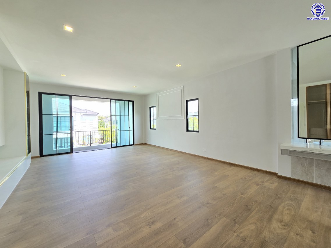 บ้านเดี่ยวมือสอง โครงการ ลัดดารมย์ พุทธมลฑลสาย3 หลังมุม เนื้อที่ 103.20 ตร.ว. พื้นที่ใช้สอย 354 ตร.ม. ฟังก์ชัน 4 ห้องนอน 6 ห้องน้ำ 1 ห้องแม่บ้าน 3 ที่จอดรถ แถมฟรี! เครื่องปรับอากาศ 4 เครื่อง พร้อมเข้าอยู่ได้ทันที โครงการบนทำเลเดินทางสะดวก เชื่อมต่อถนนพุทธมณฑลสาย3 ถนนบรมราชชนนี ถนนวงแหวนกาญจนาภิเษก ใกล้ห้างสรรพสินค้าเซ็นทรัล ศาลายา