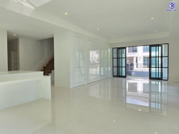 บ้านเดี่ยวมือสอง โครงการ ลัดดารมย์ พุทธมลฑลสาย3 หลังมุม เนื้อที่ 103.20 ตร.ว. พื้นที่ใช้สอย 354 ตร.ม. ฟังก์ชัน 4 ห้องนอน 6 ห้องน้ำ 1 ห้องแม่บ้าน 3 ที่จอดรถ แถมฟรี! เครื่องปรับอากาศ 4 เครื่อง พร้อมเข้าอยู่ได้ทันที โครงการบนทำเลเดินทางสะดวก เชื่อมต่อถนนพุทธมณฑลสาย3 ถนนบรมราชชนนี ถนนวงแหวนกาญจนาภิเษก ใกล้ห้างสรรพสินค้าเซ็นทรัล ศาลายา