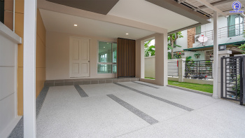 บ้านมือสองตกแต่งใหม่ แบรนด์หรู Sansiri โครงการ พลัสซิตี้พาร์ค งามวงศ์วาน25 ทาวน์โฮม 3 ชั้นหลังมุม ใจกลางเมือง เนื้อที่ 38.3 ร.ว. พื้นที่ใช้สอย 205.13 ตร.ม. ฟังก์ชันการใช้งาน 3 ห้องนอน 3 ห้องน้ำ จอดรถได้ 2 คัน บนทำเลศักยภาพ เข้า-ออกได้หลายเส้นทาง ใกล้แหล่ง Community ชั้นนำ เดอะมอลล์งามวงศ์วาน ทางด่วน "ศรีรัช" และรถไฟฟ้า "สถานีศูนย์ราชการนนทบุรี"