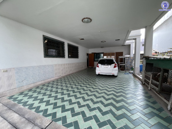 บ้านเดี่ยวมือสอง โครงการ ไทยศิริ ประดิษฐ์มนูธรรม เนื้อที่ 49 ตร.ว. พื้นที่ใช้สอย 300 ตร.ม. ฟังก์ชัน 4 ห้องนอน 4 ห้องน้ำ 1 ห้องแม่บ้าน จอดรถได้ 4 คัน พร้อมของแถมขอหลายรายการเข้าอยู่ได้เลย! ทำเลใจกลางเมือง ถนนลาดพร้าว, ถนนรามคำแหง, ถนนประเสริฐมนูกิจ ใกล้จุดขึ้นทางด่วน "ทางพิเศษฉลองรัช" และเดินทางสะดวกสบาย ใกล้รถไฟฟ้าสายรถไฟฟ้าสายสีเหลือง "สถานีลาดพร้าว83"