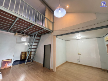 บ้านเดี่ยวมือสอง โครงการ พุดตาน เพชรเกษม81 หลังมุม บนเนื้อที่ 60 ตร.ว. พื้นที่ใช้สอย 154 ตร.ม. พร้อมฟังก์ชัน 3 ห้องนอน 1 ห้องน้ำ จอดรถได้ 1 คัน บนทำเลเชื่อมต่อถนนเพชรเกษม, ถนนพุทธสาคร, ถนนพุทธมณฑลสาย4 ใกล้โครงการรถไฟฟ้าสายสีน้ำเงิน "สถานีหลักสอง" และ ใกล้จุดขึ้นทางด่วน "พระราม 2"