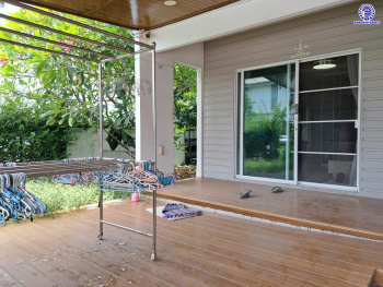 บ้านเดี่ยวมือสองนนทบุรี โครงการ อินนิซิโอ ปิ่นเกล้า-วงแหวน เนื้อที่ 50.40 ตร.ว. พื้นที่ใช้สอย 167 ตร.ม. ฟังก์ชัน 3 ห้องนอน 2 ห้องน้ำ 2 ที่จอดรถ พร้อมของแถมอีกหลายรายการ บนทำเลเดินทางสะดวก เชื่อมต่อทั้งปิ่นเกล้า-ศาลายา ใกล้เซ็นทรัลเวสต์เกต รถไฟฟ้าสายสีม่วง "สถานีตลาดบางใหญ่" และทางด่วน "กาญจนาภิเษก"