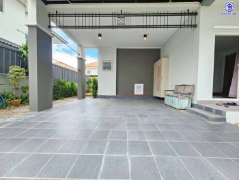 บ้านแฝดมือสองนนทบุรี โครงการ ลภาวัน21 ชัยพฤกษ์-แจ้งวัฒนะ เนื้อที่ 40.50 ตร.ว. พื้นที่ใช้สอย 160 ตร.ม. ฟังก์ชัน 4 ห้องนอน 3 ห้องน้ำ 2 ที่จอดรถ แถมฟรี! เครื่องปรับอากาศ และ เครื่องทำน้ำอุ่น พร้อมเข้าอยู่ได้ทันที บนทำเลเข้า-ออกในเมืองได้ง่าย เชื่อมต่อถนนชัยพฤกษ์ ถนนกาญจนาภิเษก ถนนราชพฤกษ์ ใกล้โรบินสัน ไลฟ์ไตล์ ราชพฤกษ์