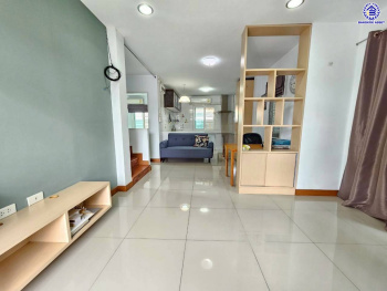 บ้านแฝดมือสองนนทบุรี โครงการ ลภาวัน21 ชัยพฤกษ์-แจ้งวัฒนะ เนื้อที่ 40.50 ตร.ว. พื้นที่ใช้สอย 160 ตร.ม. ฟังก์ชัน 4 ห้องนอน 3 ห้องน้ำ 2 ที่จอดรถ แถมฟรี! เครื่องปรับอากาศ และ เครื่องทำน้ำอุ่น พร้อมเข้าอยู่ได้ทันที บนทำเลเข้า-ออกในเมืองได้ง่าย เชื่อมต่อถนนชัยพฤกษ์ ถนนกาญจนาภิเษก ถนนราชพฤกษ์ ใกล้โรบินสัน ไลฟ์ไตล์ ราชพฤกษ์