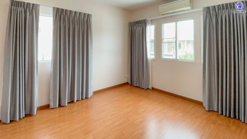 บ้านเดี่ยวมือสองนนทบุรี โครงการ เดอะแพลนท์ ราชพฤกษ์-พระราม5 หลังมุม! เนื้อที่ 76.60 ตร.ว. พื้นที่ใช้สอย 169 ตร.ม. ฟังก์ชัน 3 ห้องนอน 3 ห้องน้ำ จอดรถได้ 2 คัน บนทำเลศักยภาพ เดินทางสะดวกเชื่อมต่อ ถนนราชพฤกษ์, ถนนพระราม5 ใกล้รถไฟฟ้าสายสีม่วง "สถานีบางรักใหญ่" ใกล้จุดขึ้นทางด่วน "ศรีรัช" และใกล้เดอะวอล์ค ราชพฤกษ์