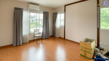 บ้านเดี่ยวมือสองนนทบุรี โครงการ เดอะแพลนท์ ราชพฤกษ์-พระราม5 หลังมุม! เนื้อที่ 76.60 ตร.ว. พื้นที่ใช้สอย 169 ตร.ม. ฟังก์ชัน 3 ห้องนอน 3 ห้องน้ำ จอดรถได้ 2 คัน บนทำเลศักยภาพ เดินทางสะดวกเชื่อมต่อ ถนนราชพฤกษ์, ถนนพระราม5 ใกล้รถไฟฟ้าสายสีม่วง "สถานีบางรักใหญ่" ใกล้จุดขึ้นทางด่วน "ศรีรัช" และใกล้เดอะวอล์ค ราชพฤกษ์