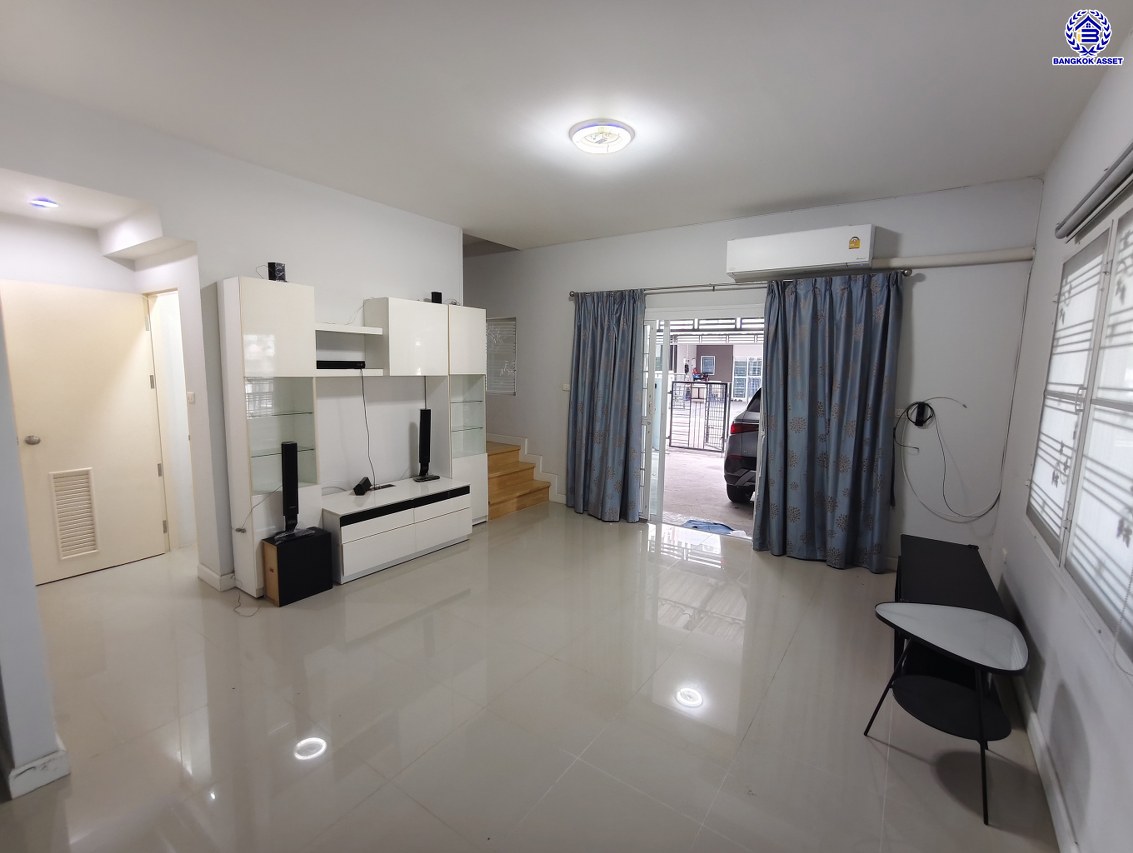 ทาวน์เฮ้าส์มือสองย่านนนทบุรี โครงการ ซิตี้เซนส์ รัตนาธิเบศร์-เลี่ยงเมืองนนท์ หลังมุม เนื้อที่ 30.70 ตร.ว. พื้นที่ใช้สอย 102 ตร.ม. ฟังก์ชัน 3 ห้องนอน 2 ห้องน้ำ  จอดรถได้ 2 คัน พร้อมของแถมอีกหลายรายการ! บนสุดยอดทำเล เชื่อมต่อถนนรัตนาธิเบศร์, ถนนกรุงเทพ-นนทบุรี, ถนนติวานนท์ ใกล้รถไฟฟ้าสายสีม่วง "สถานีแยกนนทบุรี 1" และทางด่วน "งามวงศ์วาน"