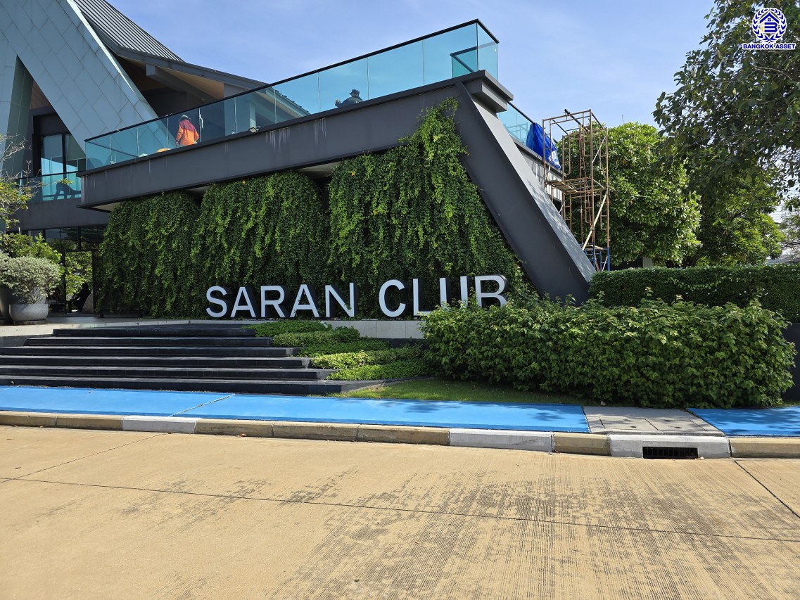 บ้านเดี่ยวมือสองนนทบุรี โครงการ สราญสิริ ชัยพฤกษ์-แจ้งวัฒนะ เนื้อที่ 50.40 ตร.ว. พื้นที่ใช้สอย 160 ตร.ม. ฟังก์ชัน 3 ห้องนอน 3 ห้องน้ำ 2 ที่จอดรถ บ้านสภาพดี ขายพร้อมเฟอร์นิเจอร์บิ้วท์อิน บนทำเลเดินทางสะดวก ใกล้รถไฟฟ้าสายสีชมพู "สถานีห้าแยกปากเกร็ด" และทางพิเศษอุดรรัถยา