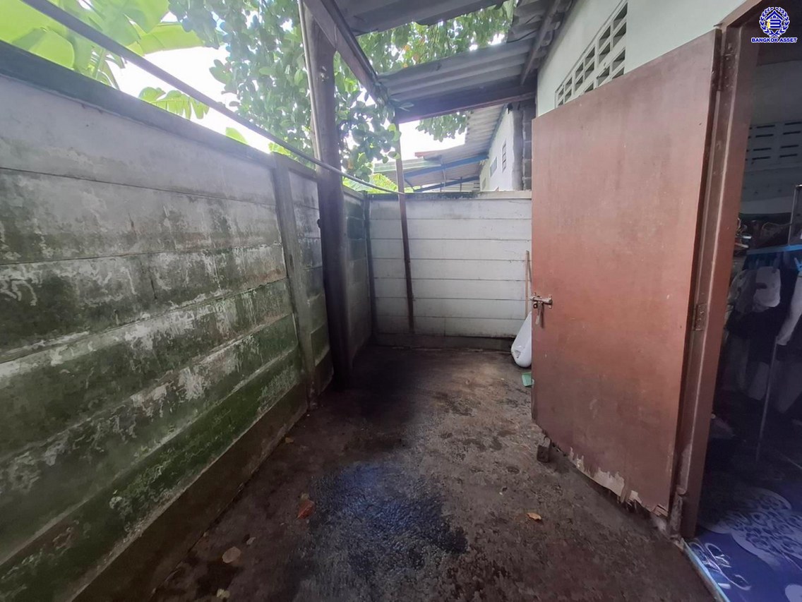 ทาวน์เฮ้าส์มือสองสมุทรปราการ โครงการ มะลิวัลย์ บางเพรียง เนื้อที่ 24.50 ตร.ว. พื้นที่ใช้สอย 72 ตร.ม. ฟังก์ชัน 3 ห้องนอน 2 ห้องน้ำ แถมฟรี! เครื่องปรับอากาศ 1 เครื่อง พร้อมเข้าอยู่ บนทำเลเดินทางสะดวกเชื่อมต่อ ถนนเทพารักษ์, ถนนคลองด่าน-บางพลี และใกล้จุดขึ้นทางด่วน "บูรพาวิถี"