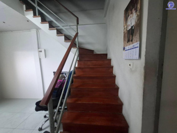 ทาวน์เฮ้าส์มือสองสมุทรปราการ โครงการ มะลิวัลย์ บางเพรียง เนื้อที่ 24.50 ตร.ว. พื้นที่ใช้สอย 72 ตร.ม. ฟังก์ชัน 3 ห้องนอน 2 ห้องน้ำ แถมฟรี! เครื่องปรับอากาศ 1 เครื่อง พร้อมเข้าอยู่ บนทำเลเดินทางสะดวกเชื่อมต่อ ถนนเทพารักษ์, ถนนคลองด่าน-บางพลี และใกล้จุดขึ้นทางด่วน "บูรพาวิถี"