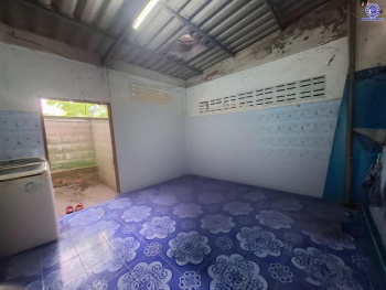 ทาวน์เฮ้าส์มือสองสมุทรปราการ โครงการ มะลิวัลย์ บางเพรียง เนื้อที่ 24.50 ตร.ว. พื้นที่ใช้สอย 72 ตร.ม. ฟังก์ชัน 3 ห้องนอน 2 ห้องน้ำ แถมฟรี! เครื่องปรับอากาศ 1 เครื่อง พร้อมเข้าอยู่ บนทำเลเดินทางสะดวกเชื่อมต่อ ถนนเทพารักษ์, ถนนคลองด่าน-บางพลี และใกล้จุดขึ้นทางด่วน "บูรพาวิถี"