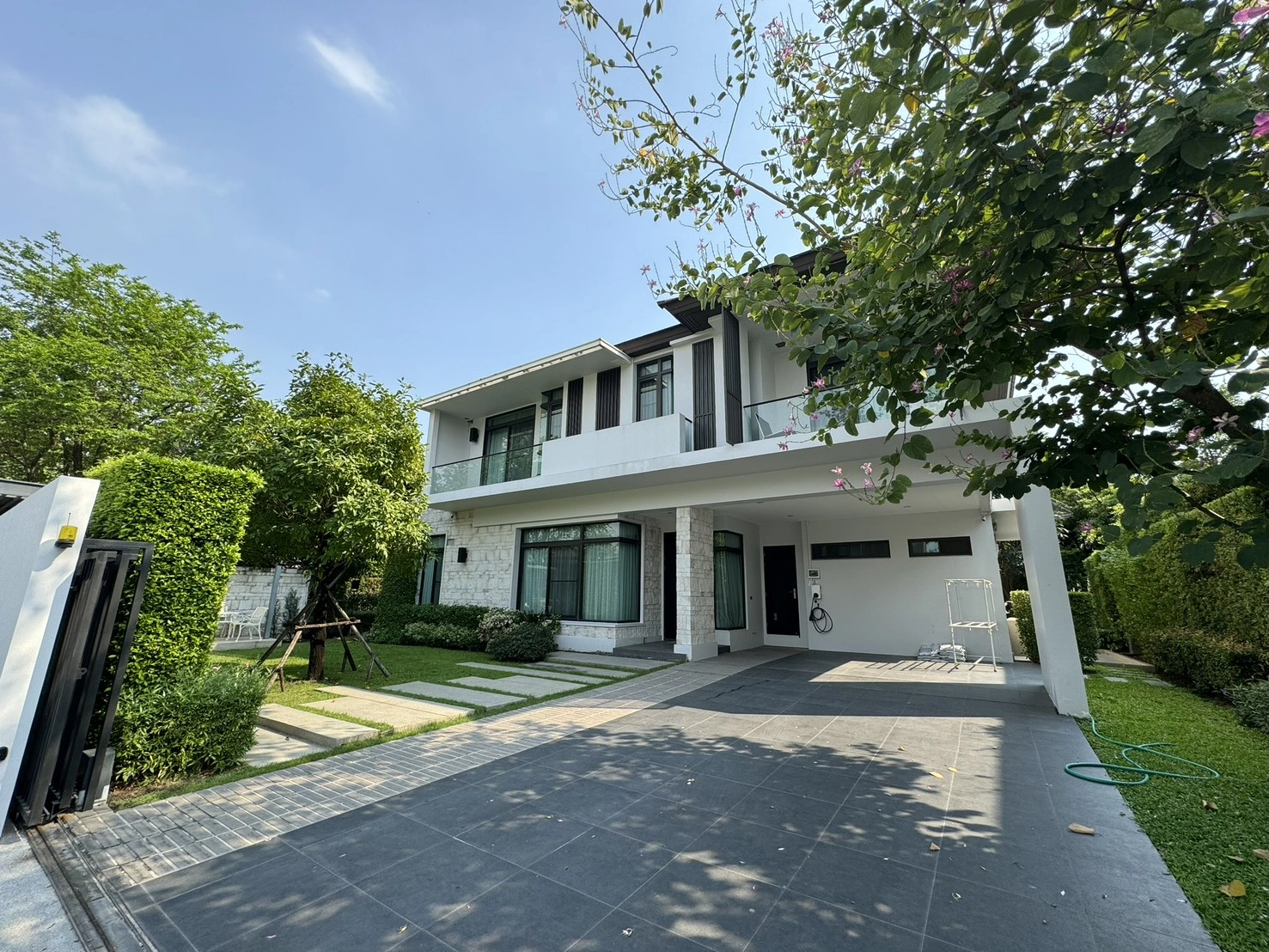 ขายบ้านเดี่ยว 2 ชั้น นันทวัน ปิ่นเกล้า-ราชพฤกษ์ พร้อมเข้าอยู่ ทำเลติดถนนใหญ่