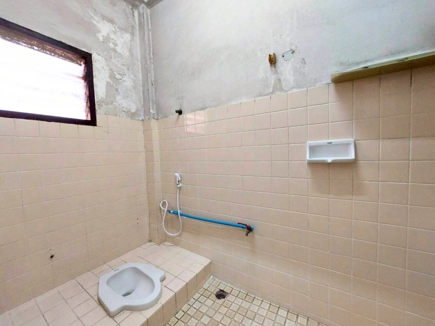 ให้เช่าตึก 2 คูหา (ตีทะลุชั้น 1 และชั้นลอย) หมู่บ้านธนินทร ติดถนนวิภาวดี ใกล้ดอนเมือง ทำเลศักยภาพที่รถสัญจรผ่านตลอดวัน