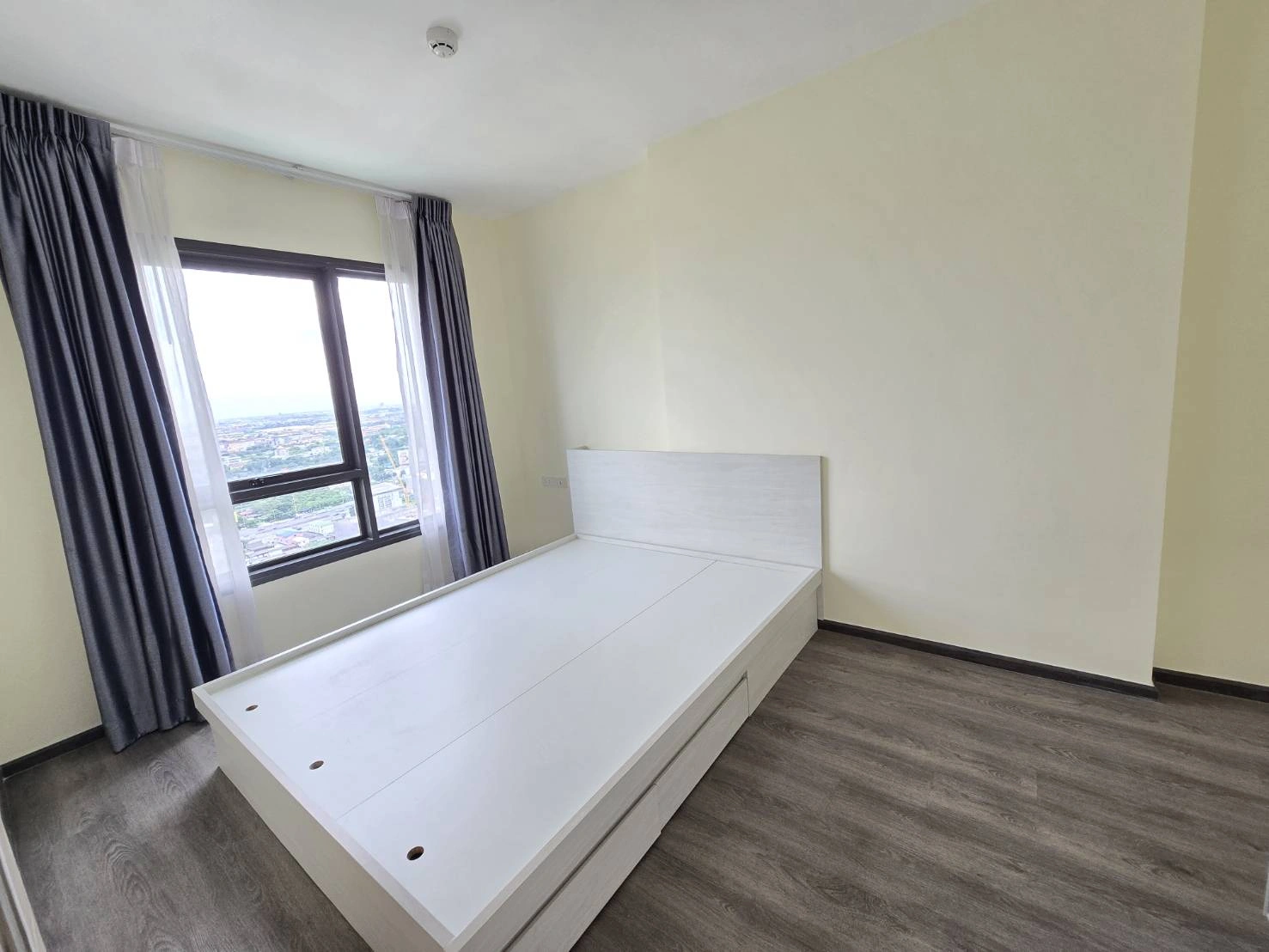 ขายคอนโด Rich Park @ Triple Station ชั้น 30 ใกล้ MRT หัวหมาก ราคา 2.69 ล้าน