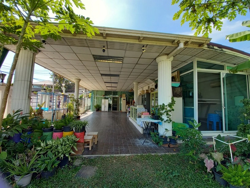 ขายที่ดิน แถมโรงรถและสนามหญ้า รามอินทรา ซอยมัยลาภ (แปลงมุม)