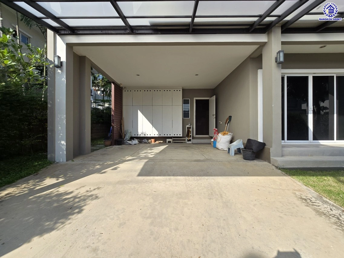 บ้านเดี่ยวมือสองกรุงเทพฯ โครงการ เดอะแพลนท์ เอ็กซ์คลูซีฟ สรงประภา-แจ้งวัฒนะ เนื้อที่ 52.30 ตร.ว. พื้นที่ใช้สอย 150 ตร.ม. ฟังก์ชัน 3 ห้องนอน 3 ห้องน้ำ 2 ที่จอดรถ บนทำเลเชื่อมต่อถนนเลียบคลองประปา, ถนนเชิดวุฒากาศ, ถนนศรีสมาน ใกล้อิมแพคอารีน่า เมืองทอง, ไอทีสแควร์ หลักสี่