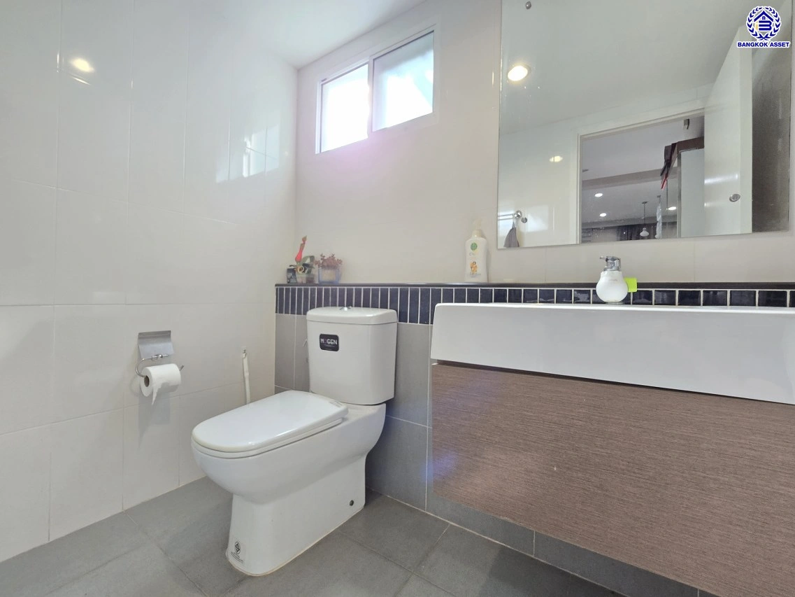 บ้านเดี่ยวมือสองกรุงเทพฯ โครงการ เดอะแพลนท์ เอ็กซ์คลูซีฟ สรงประภา-แจ้งวัฒนะ เนื้อที่ 52.30 ตร.ว. พื้นที่ใช้สอย 150 ตร.ม. ฟังก์ชัน 3 ห้องนอน 3 ห้องน้ำ 2 ที่จอดรถ บนทำเลเชื่อมต่อถนนเลียบคลองประปา, ถนนเชิดวุฒากาศ, ถนนศรีสมาน ใกล้อิมแพคอารีน่า เมืองทอง, ไอทีสแควร์ หลักสี่