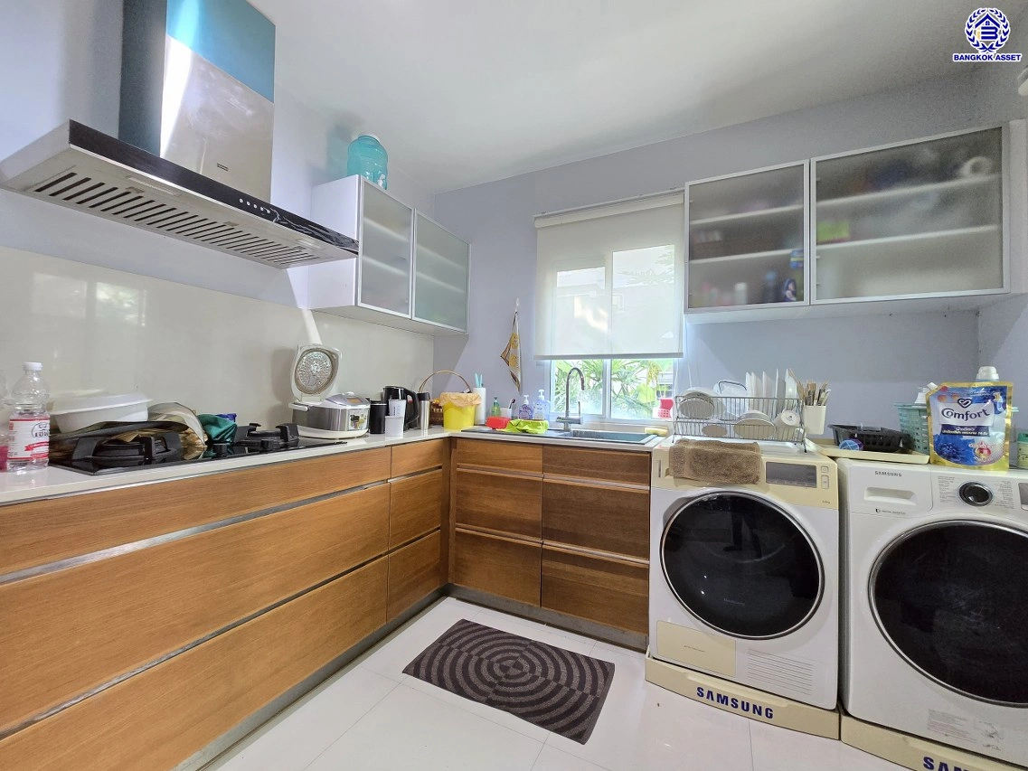 บ้านเดี่ยวมือสองกรุงเทพฯ โครงการ เดอะแพลนท์ เอ็กซ์คลูซีฟ สรงประภา-แจ้งวัฒนะ เนื้อที่ 52.30 ตร.ว. พื้นที่ใช้สอย 150 ตร.ม. ฟังก์ชัน 3 ห้องนอน 3 ห้องน้ำ 2 ที่จอดรถ บนทำเลเชื่อมต่อถนนเลียบคลองประปา, ถนนเชิดวุฒากาศ, ถนนศรีสมาน ใกล้อิมแพคอารีน่า เมืองทอง, ไอทีสแควร์ หลักสี่