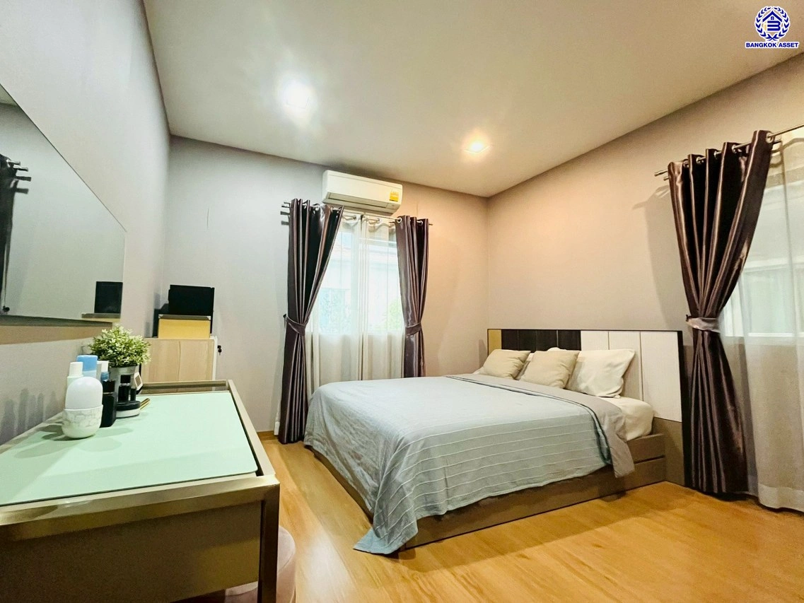 บ้านเดี่ยวมือสองกรุงเทพฯ โครงการ เดอะแพลนท์ เอ็กซ์คลูซีฟ สรงประภา-แจ้งวัฒนะ เนื้อที่ 52.30 ตร.ว. พื้นที่ใช้สอย 150 ตร.ม. ฟังก์ชัน 3 ห้องนอน 3 ห้องน้ำ 2 ที่จอดรถ บนทำเลเชื่อมต่อถนนเลียบคลองประปา, ถนนเชิดวุฒากาศ, ถนนศรีสมาน ใกล้อิมแพคอารีน่า เมืองทอง, ไอทีสแควร์ หลักสี่