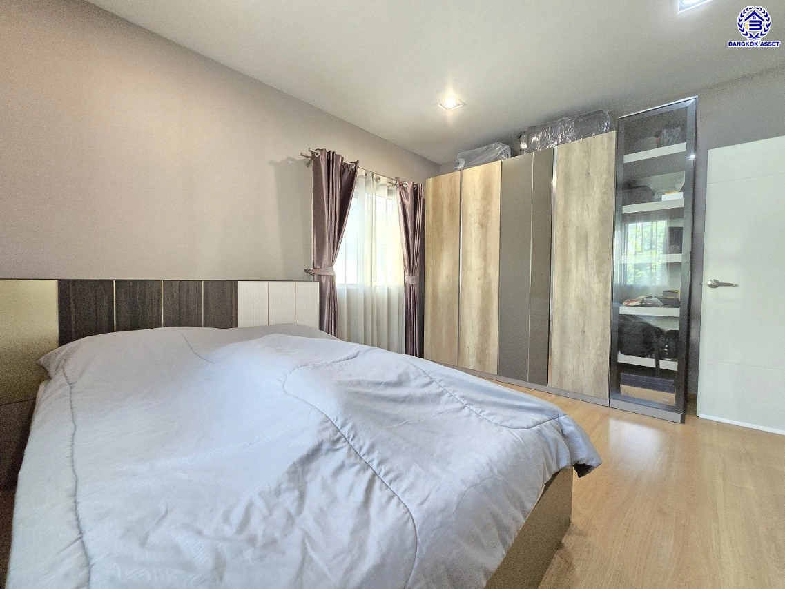 บ้านเดี่ยวมือสองกรุงเทพฯ โครงการ เดอะแพลนท์ เอ็กซ์คลูซีฟ สรงประภา-แจ้งวัฒนะ เนื้อที่ 52.30 ตร.ว. พื้นที่ใช้สอย 150 ตร.ม. ฟังก์ชัน 3 ห้องนอน 3 ห้องน้ำ 2 ที่จอดรถ บนทำเลเชื่อมต่อถนนเลียบคลองประปา, ถนนเชิดวุฒากาศ, ถนนศรีสมาน ใกล้อิมแพคอารีน่า เมืองทอง, ไอทีสแควร์ หลักสี่