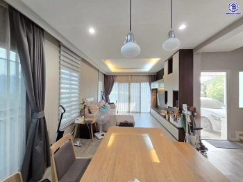 บ้านเดี่ยวมือสองกรุงเทพฯ โครงการ เดอะแพลนท์ เอ็กซ์คลูซีฟ สรงประภา-แจ้งวัฒนะ เนื้อที่ 52.30 ตร.ว. พื้นที่ใช้สอย 150 ตร.ม. ฟังก์ชัน 3 ห้องนอน 3 ห้องน้ำ 2 ที่จอดรถ บนทำเลเชื่อมต่อถนนเลียบคลองประปา, ถนนเชิดวุฒากาศ, ถนนศรีสมาน ใกล้อิมแพคอารีน่า เมืองทอง, ไอทีสแควร์ หลักสี่