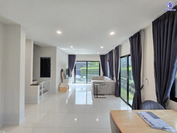 บ้านแฝดมือสองนนทบุรี โครงการ บริทาเนีย วงแหวน-ปิ่นเกล้า หลังมุม เนื้อที่ 39.20 ตร.ว. พื้นที่ใช้สอย 140 ตร.ม. ฟังก์ชัน 3 ห้องนอน 3 ห้องน้ำ 2 ที่จอดรถ บ้านสภาพดีพร้อมแถมฟรี! เครื่องปรับอากาศ บนทำเลแห่งการเดินทาง เชื่อมต่อถนนกาญจนาภิเษก, ถนนนครอินทร์, ถนนรัตนาธิเบศร์ ใกล้รถไฟฟ้าสายสีม่วง "สถานีตลาดบางใ