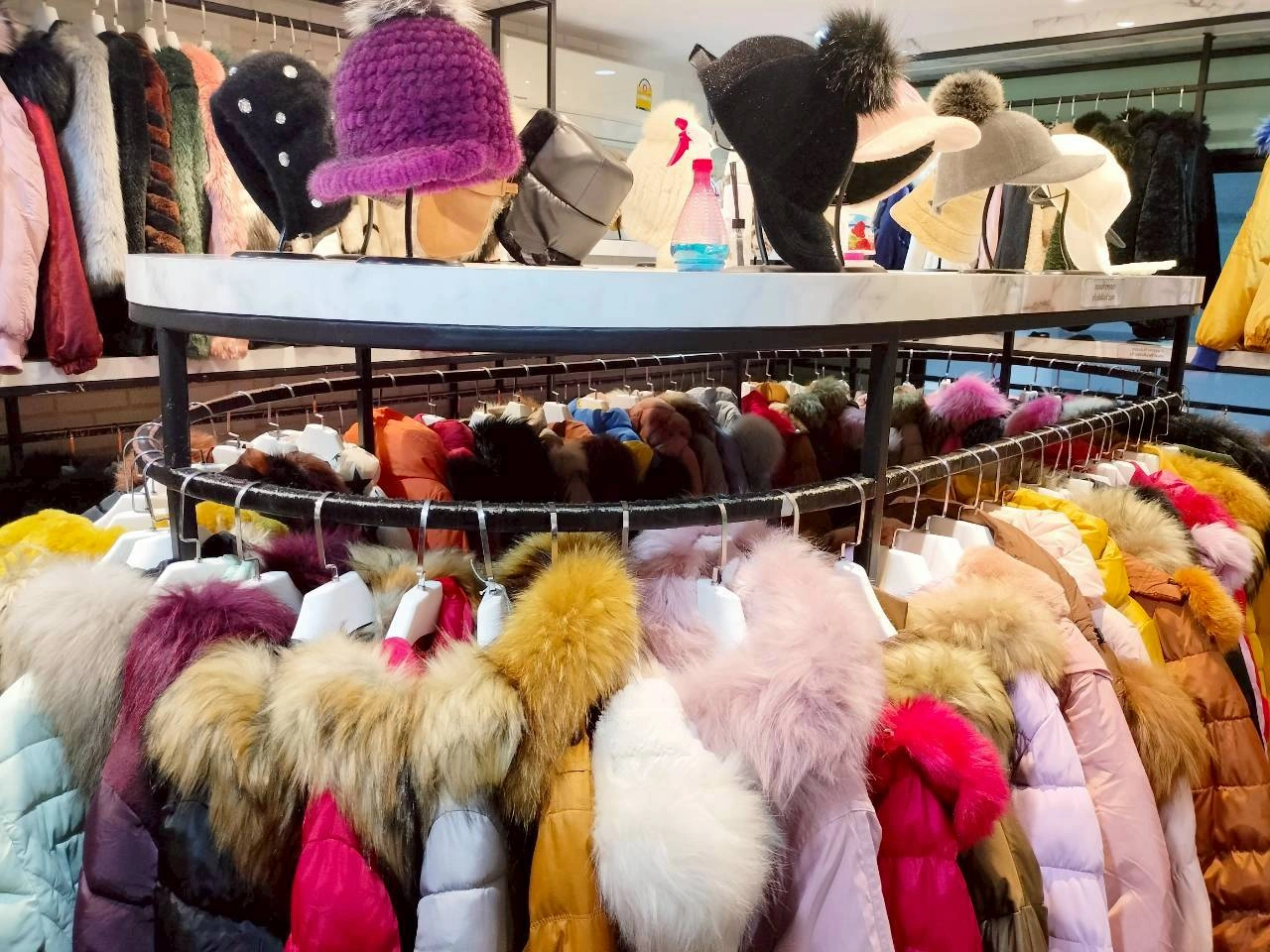 💢🧥ให้เช่า ทาวน์โฮม 3 ชั้น พร้อมกิจการเช่าเสื้อกันหนาว ครบวงจร🥼💢