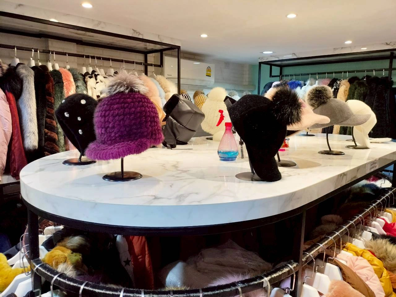 💢🧥ให้เช่า ทาวน์โฮม 3 ชั้น พร้อมกิจการเช่าเสื้อกันหนาว ครบวงจร🥼💢