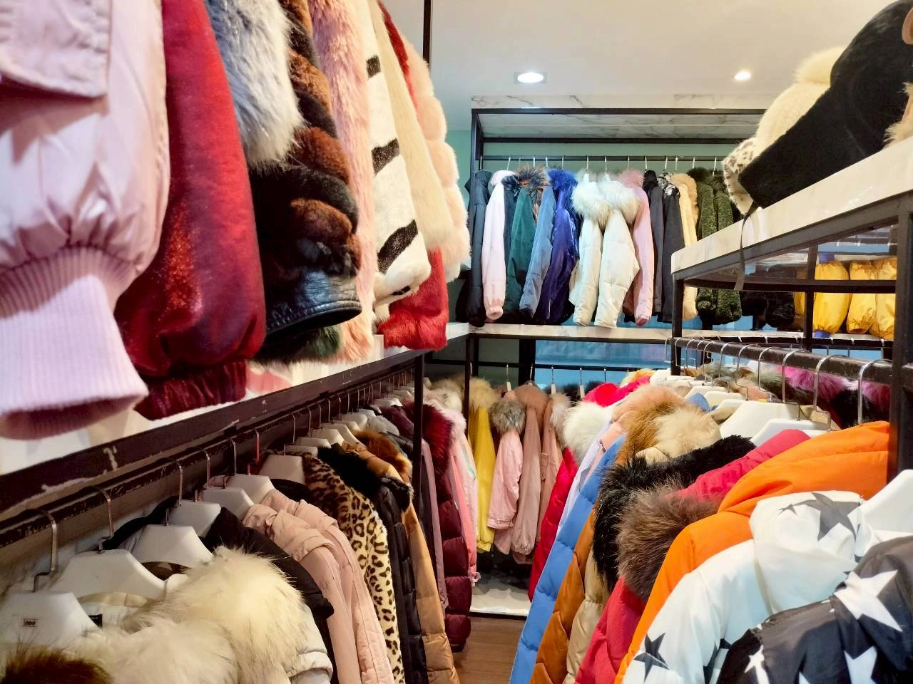 💢🧥ให้เช่า ทาวน์โฮม 3 ชั้น พร้อมกิจการเช่าเสื้อกันหนาว ครบวงจร🥼💢