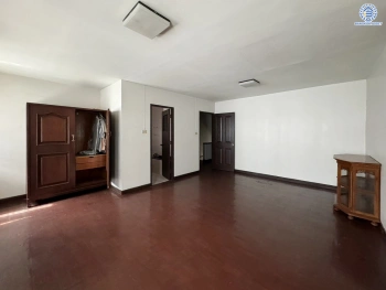 ทาวน์โฮมมือสองนนทบุรี โครงการ พิบูลย์การ์เด้นวิลล์ พิบูลย์สงคราม16 เนื้อที่ 26.20 ตร.ว. พื้นที่ใช้สอย 200 ตร.ม. ฟังก์ชัน 4 ห้องนอน 5 ห้องน้ำ 2 ที่จอดรถ บนทำเลเชื่อมถนนพิบูลย์สงคราม, ถนนวงศ์สว่าง, ถนนนครอินทร์ และถนนติวานนท์ ใกล้รถไฟฟ้าสายสีม่วง "สถานีแยกติวานนท์" ใกล้จุดขึ้นทางด่วน "ศรีรัช-วงแหวนรอบ