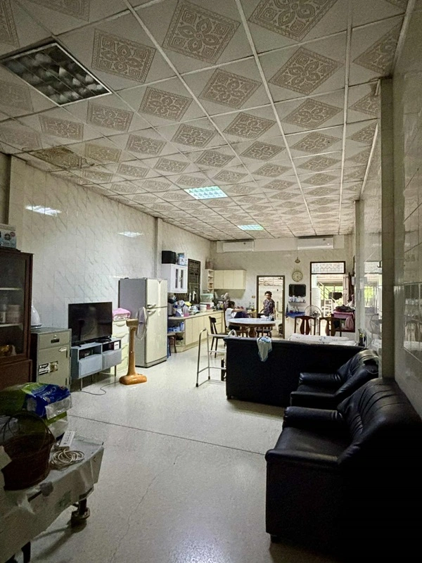 ขายตึกแถว อาคารพาณิชย์ 2 ชั้น 48 ตร.ว. ทำเลทอง ต.เชิงทะเล อ.ถลาง จ.ภูเก็ต โทร 065-8785994 เจ้าของขายเอง-ต่อรองได้