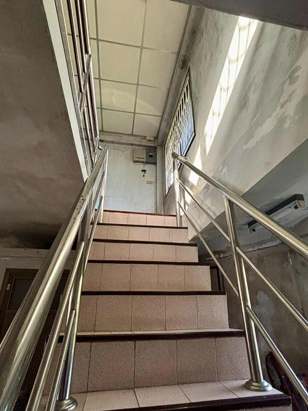 ขายตึกแถว อาคารพาณิชย์ 2 ชั้น 48 ตร.ว. ทำเลทอง ต.เชิงทะเล อ.ถลาง จ.ภูเก็ต โทร 065-8785994 เจ้าของขายเอง-ต่อรองได้